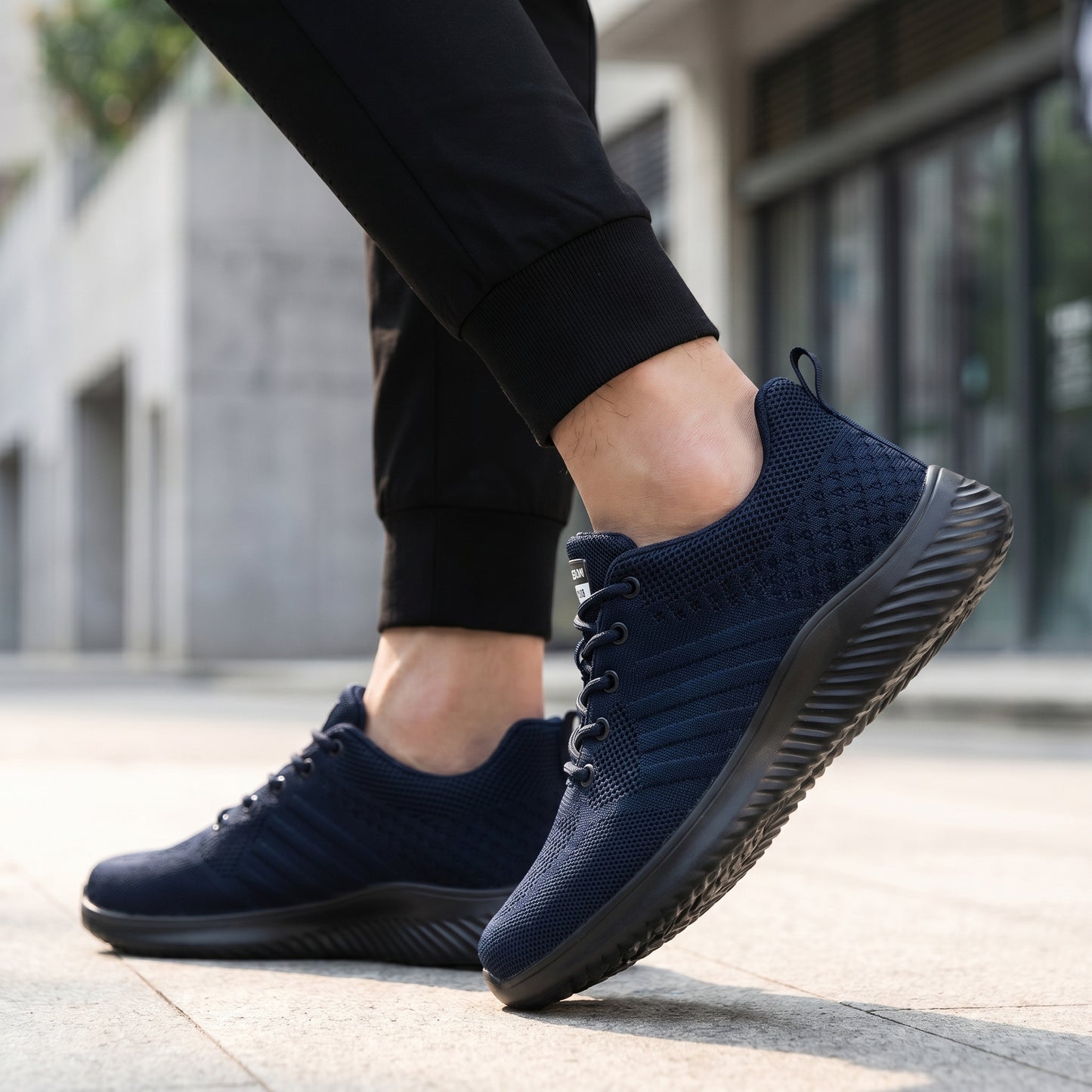 Vanta Mesh Sneakers